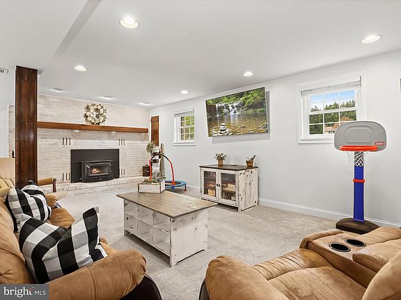 5th image of 1891 Lakeland Dr