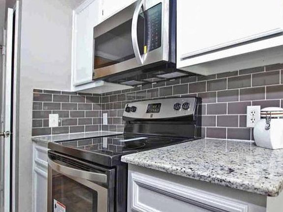 4th image of 4400 Maggie Dr