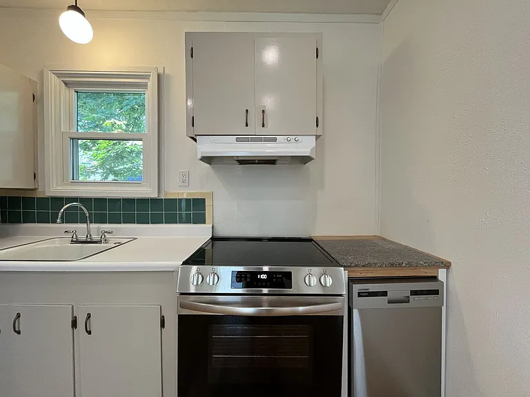 610 NE 79th Ave — Photo 7
