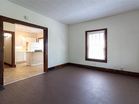 3rd image of 6361 N Guilford Ave