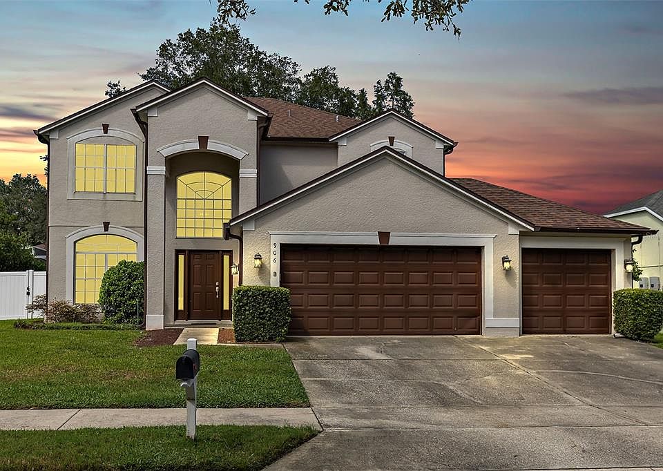 1st image of 906 MOONLUSTER DRIVE