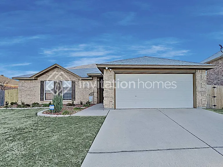 512 Bretts Way — Photo 1