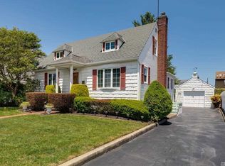 14 Lafayette Ave, Bethpage, NY 11714