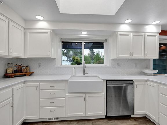 5th image of 660 Elwood Dr