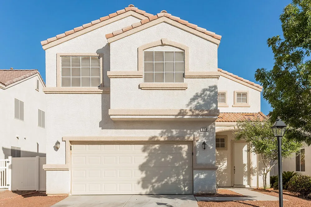3 bed, 2.5 bath, 1871 sqft, $2,265 — Photo 1
