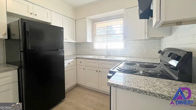 3 bed, 3.0 bath, 984 sqft, $1,800 — Photo 4