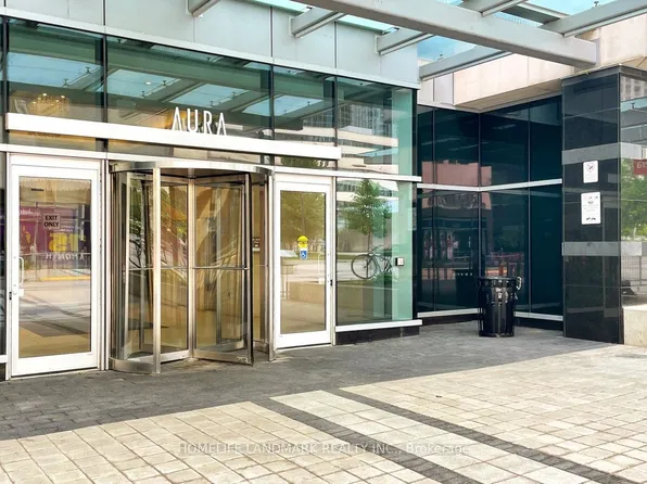 386 Yonge St, Toronto, ON