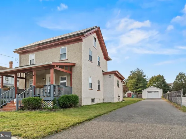 219 Broad St, Elmer, NJ 08318