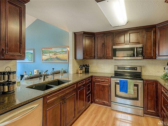 5th image of 11608 100th Ave NE APT B2