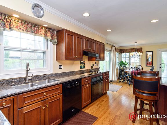 Kitchen / Breakfast Room