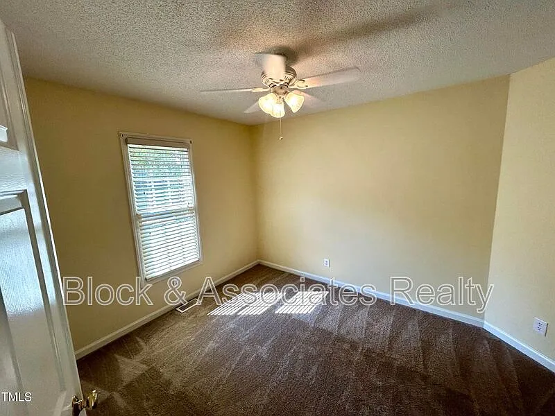 3 bed, 2.0 bath, 1415 sqft, $1,950 — Photo 2