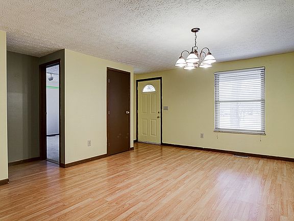 3rd image of 3252 Delburn Ave
