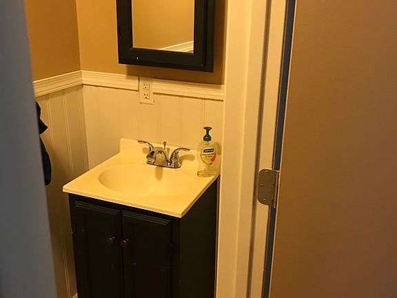 4th image of 212 Orange St