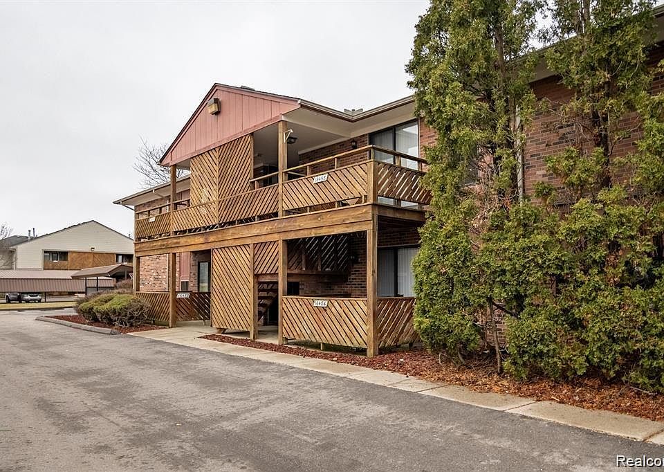 1st image of 16498 Clarkson Dr