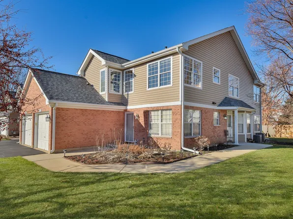 1471 Clybourne St #8A, Batavia, IL 60510