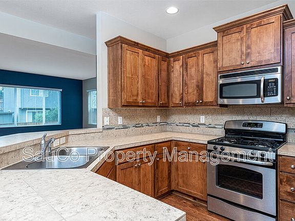 4th image of 3949 SE Lone Oak St