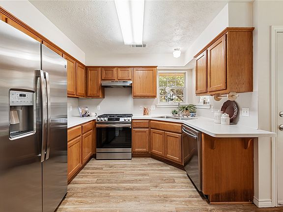 5th image of 1531 Strasburg Cir