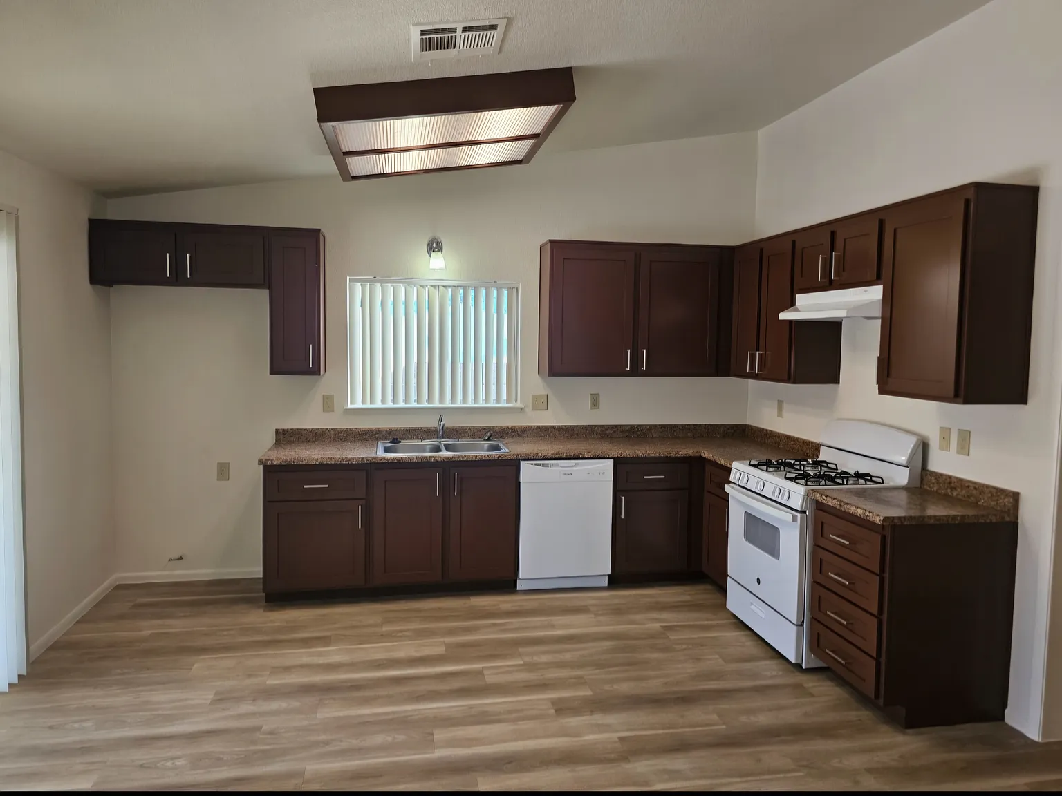 3 bed, 1373 sqft, $1,800 — Photo 4