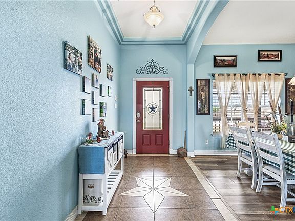 3rd image of 571 Gaylon St