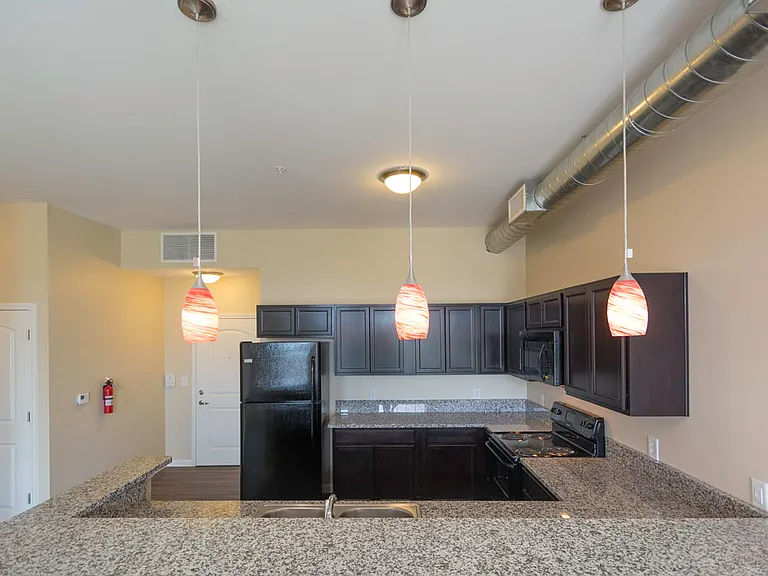 632MLK Apartments — Photo 38