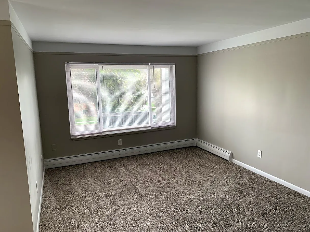 101 North Holcomb Road — Photo 2