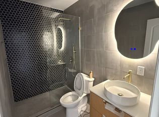 3622 195th St #3F, Flushing, NY 11358