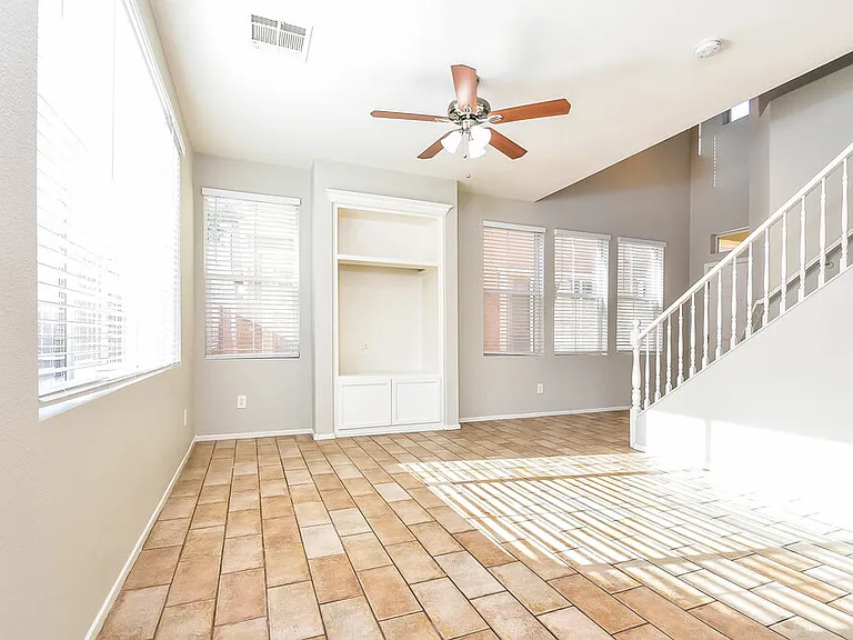 5720 Athinas St — Photo 5