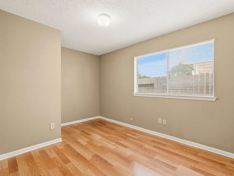 12318 Fetlock Dr — Photo 17