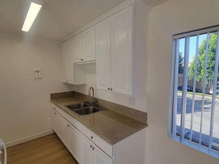 6336 Tujunga Ave — Photo 20