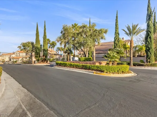11004 Cliff Swallow Ave, Las Vegas, NV 89144