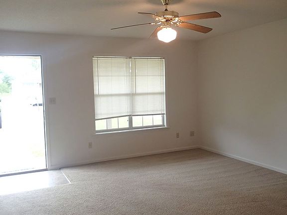 3rd image of 6119 Vinnie Dr APT B