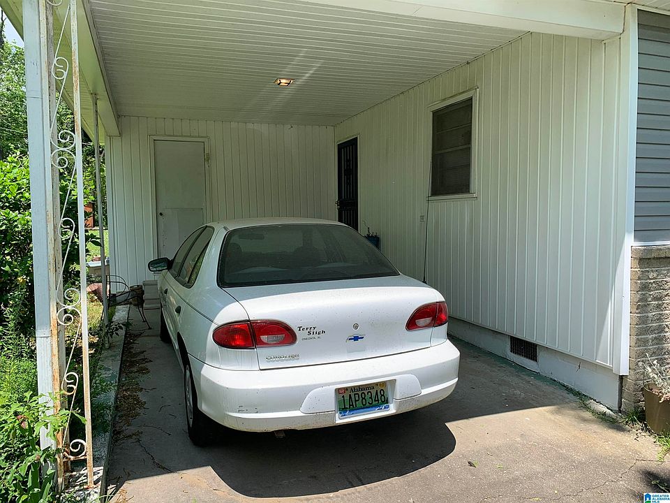 2nd image of 504 Sunhill Rd NW