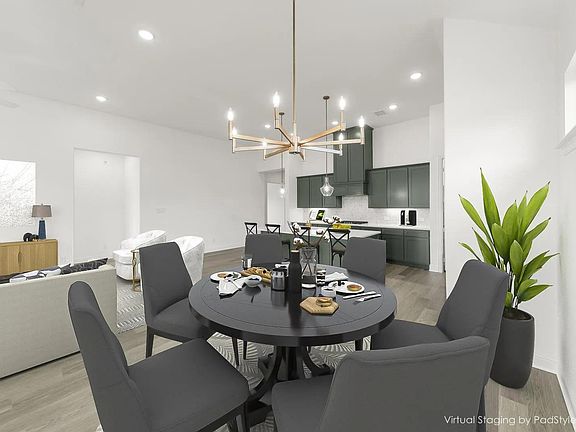 The Huntley B Dining Room