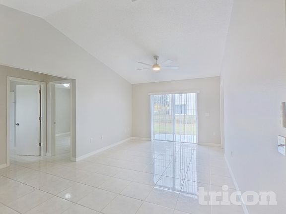3rd image of 651 Heraldo Ct