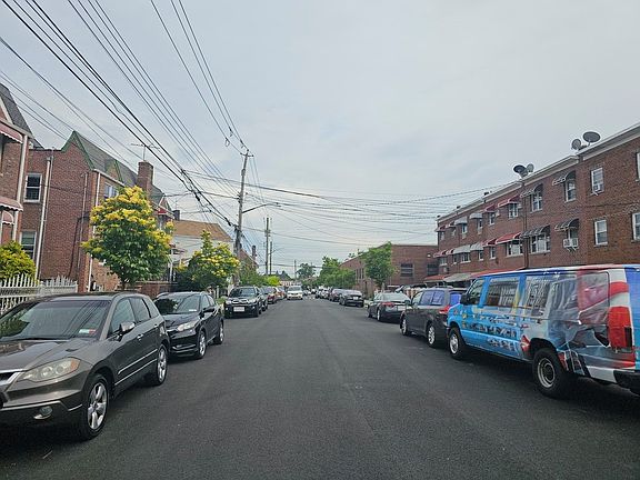 5th image of 2940 Mickle Ave