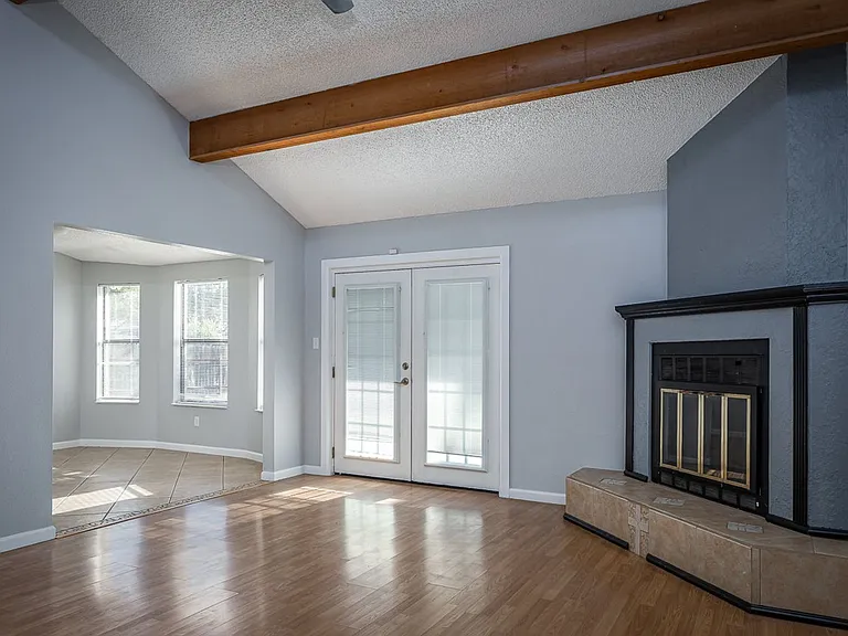 210 Warbonnet Trl — Photo 5