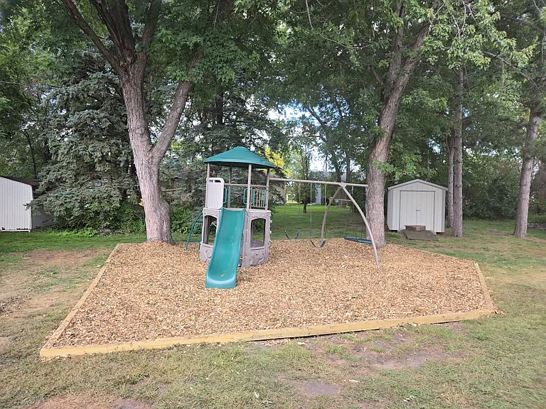 320 Spruce Dr E #8 — Photo 12