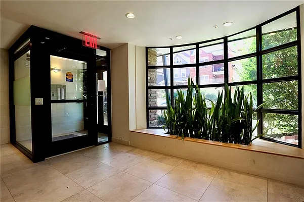 Sold by Remax Edge | media 29