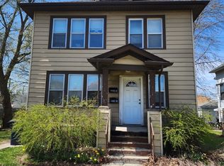 806 S Jackson St, Waukegan, IL 60085