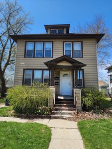 806 S Jackson St, Waukegan, IL, 60085