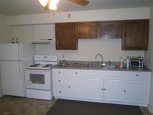 2nd image of 99 Oneida St