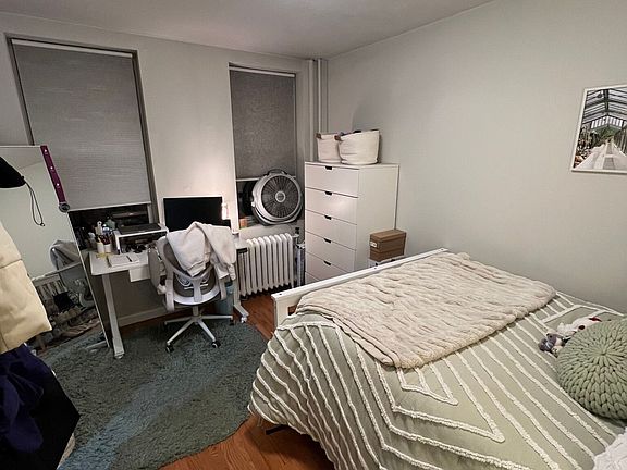 4th image of 218 Hanover St #1