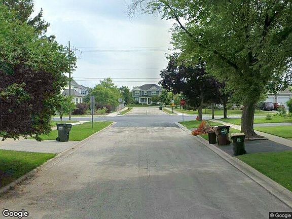 Exterior Neighborhood (street photo)