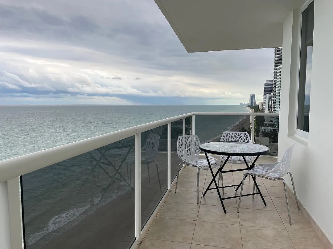 2 bed, 1570 sqft, $4,500 — Photo 1
