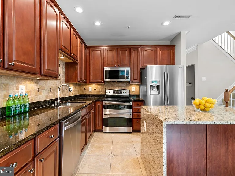 7592 Cherrybark Oak Ln #186 — Photo 12