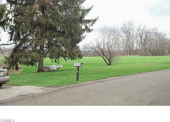 3rd image of 16 Pres Vannes Dr