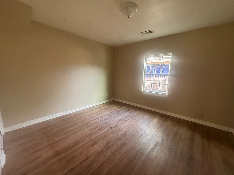 1901 Cedar St — Photo 6