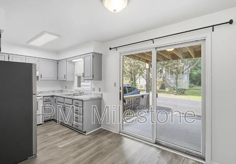 131 Biser St #2 — Photo 7