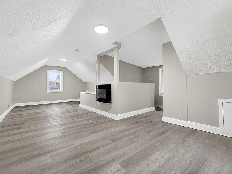 21007 Gardenview Dr — Photo 21