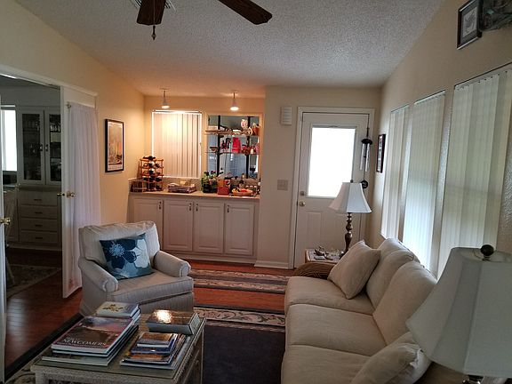 Florida Rm,Wet Bar, Ft Door